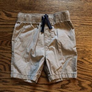 5/$25 🟡 Boys 4T Khaki Shorts